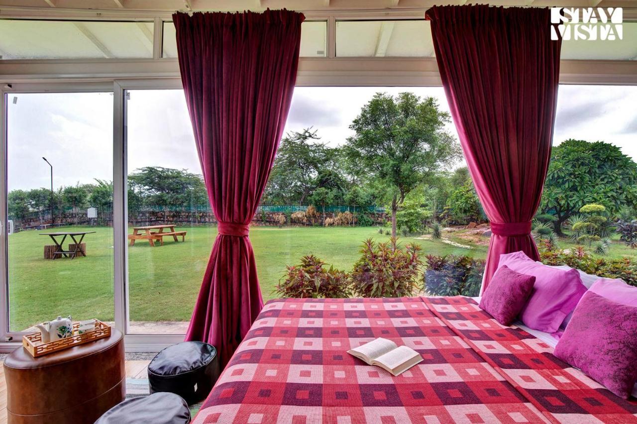 Stayvista At Idyllic Farmhouse - A Glasshouse With Outdoor Pool Gurgaon Exterior foto